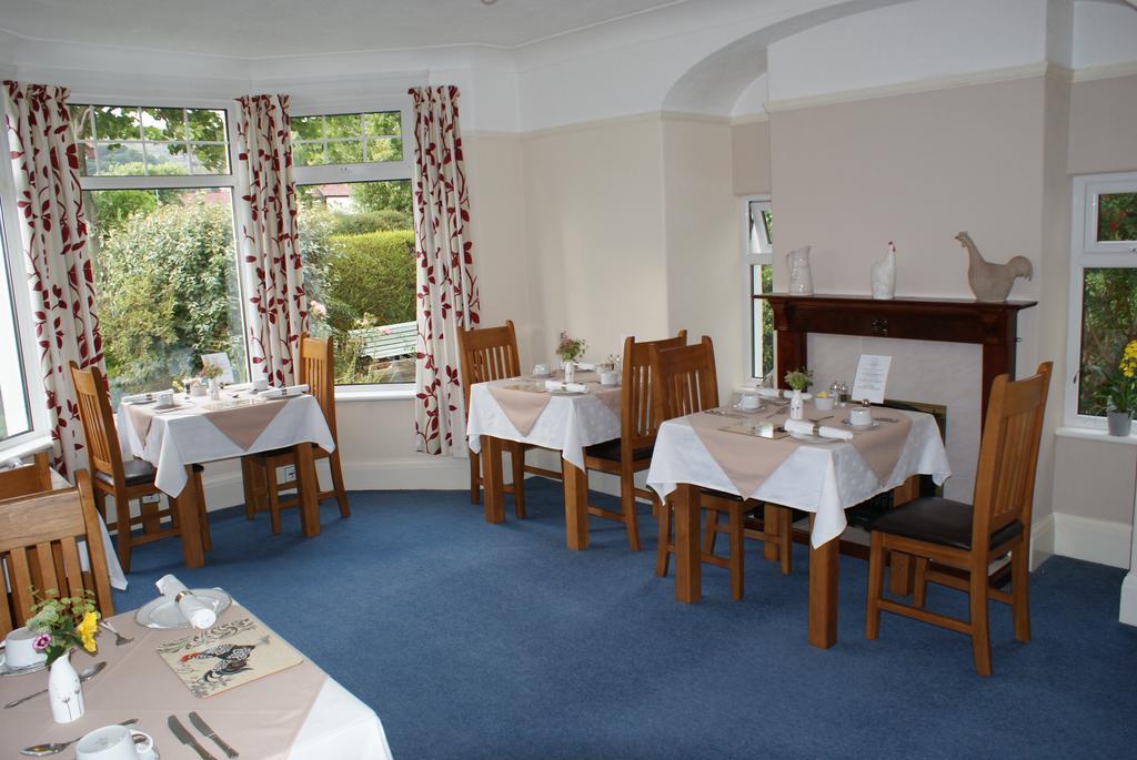 Cleave Court Guest House 랜디드노 외부 사진