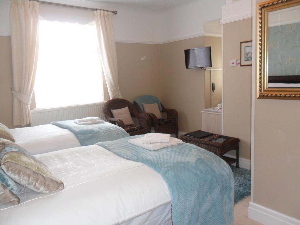 Cleave Court Guest House 랜디드노 외부 사진