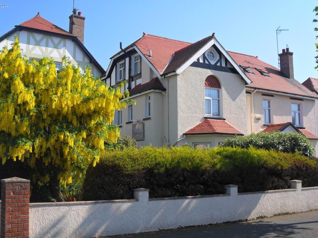 Cleave Court Guest House 랜디드노 외부 사진