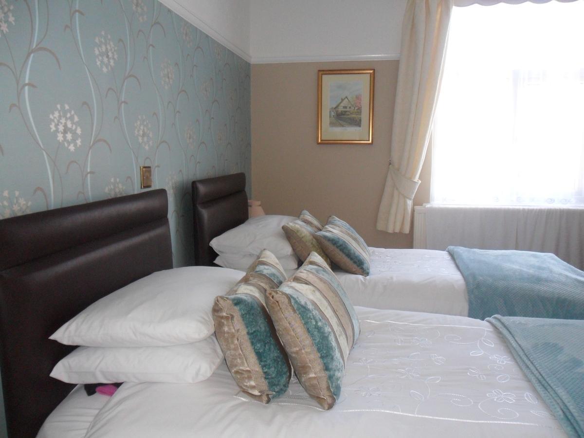 Cleave Court Guest House 랜디드노 외부 사진