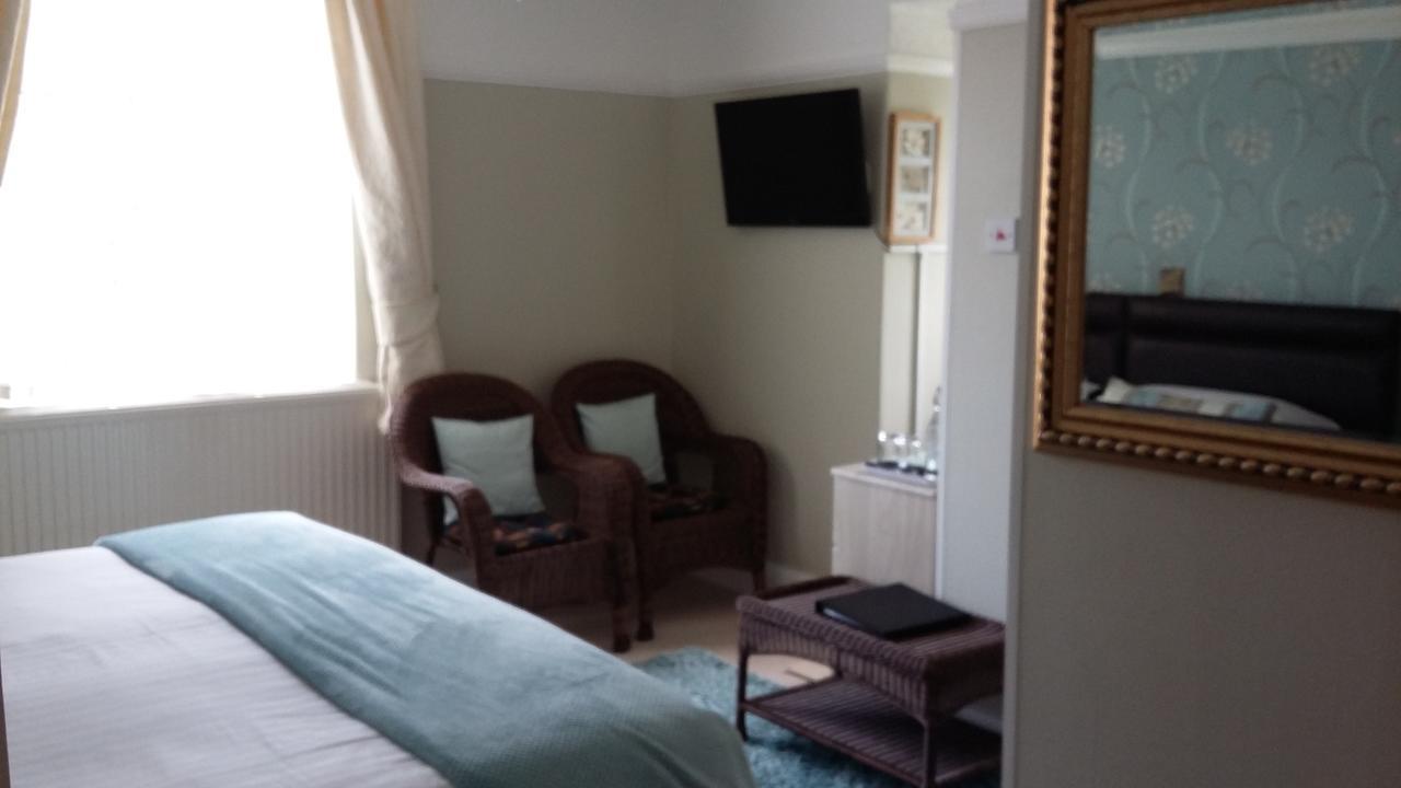 Cleave Court Guest House 랜디드노 외부 사진