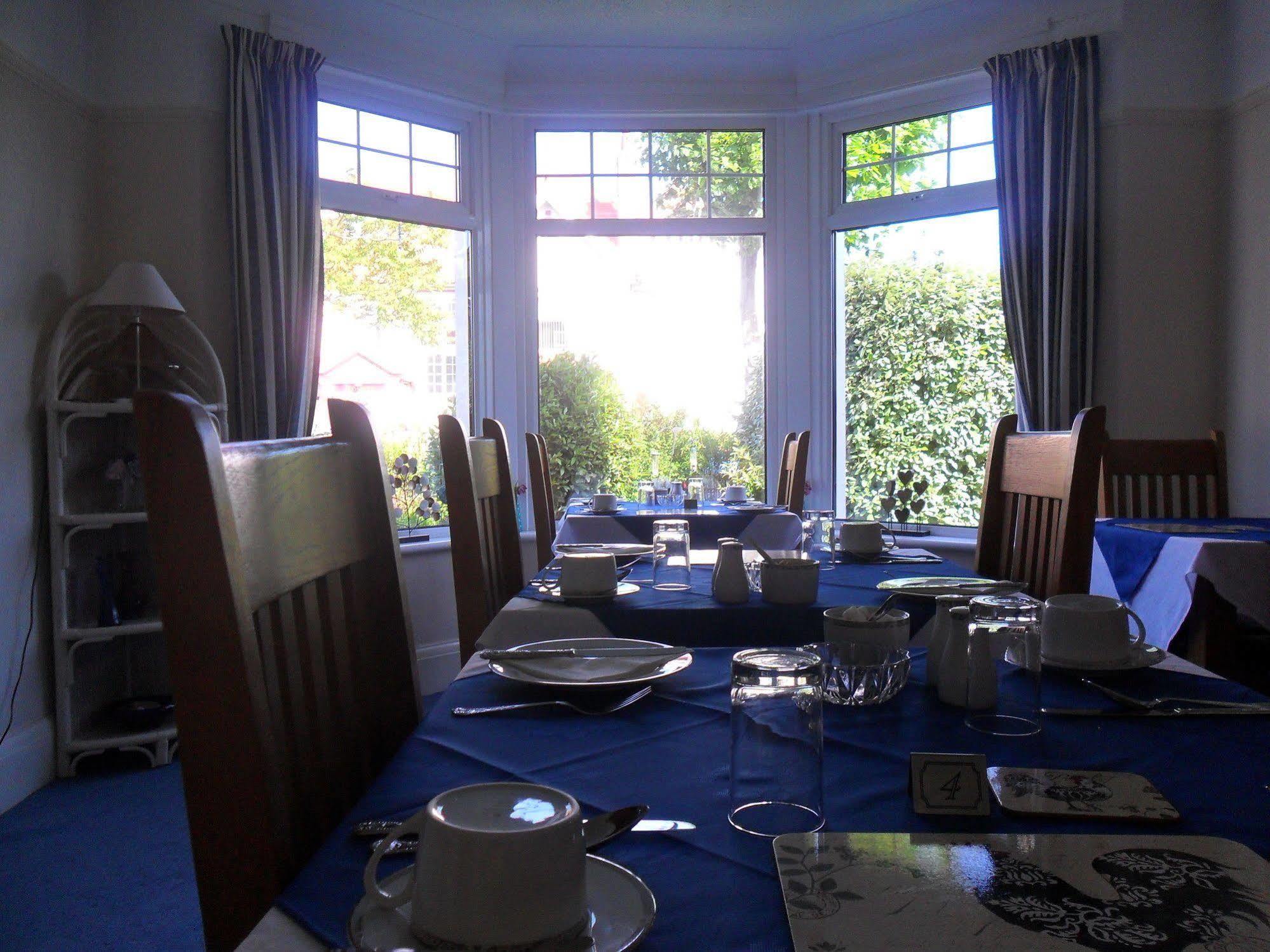 Cleave Court Guest House 랜디드노 외부 사진