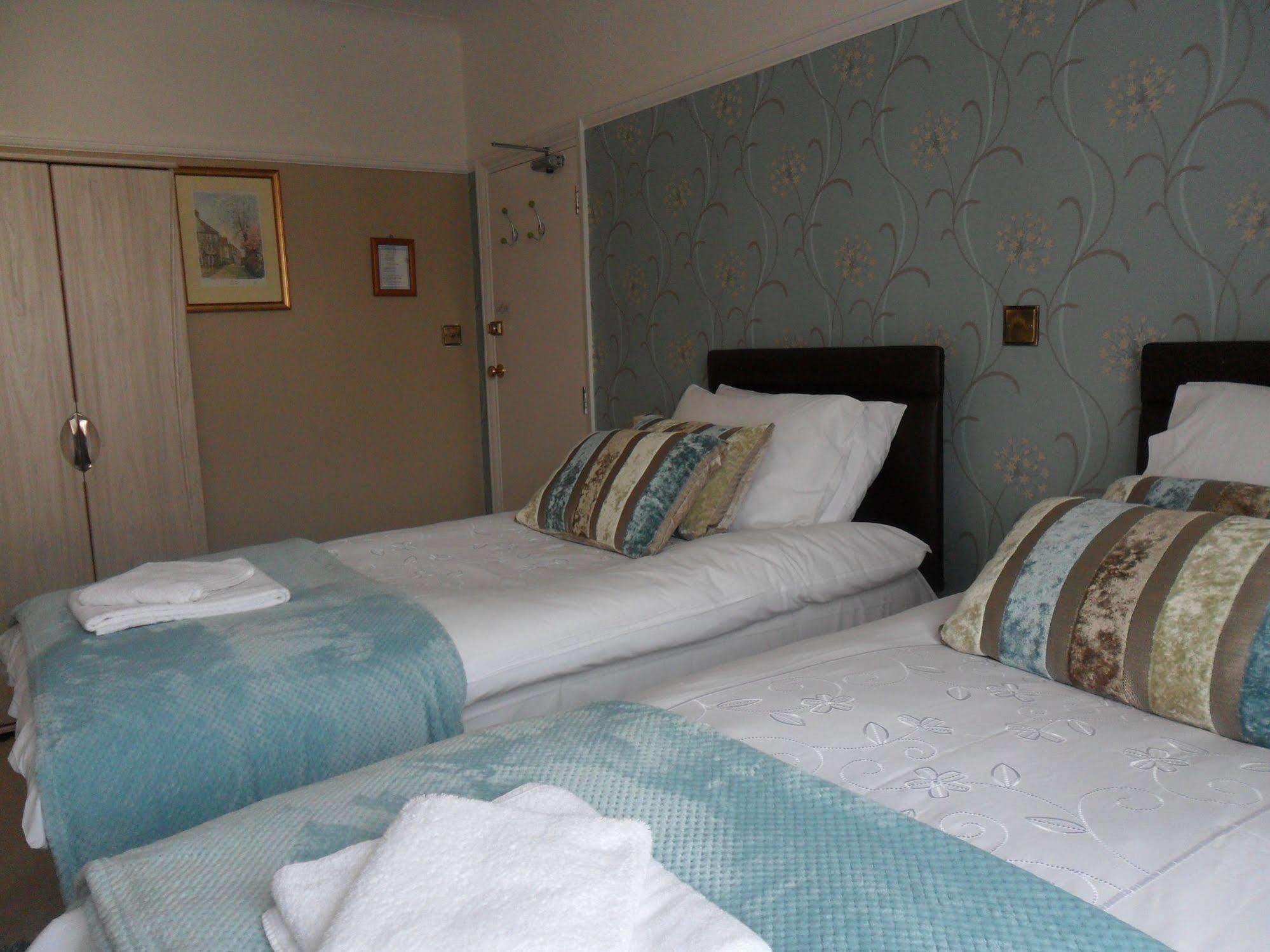 Cleave Court Guest House 랜디드노 외부 사진
