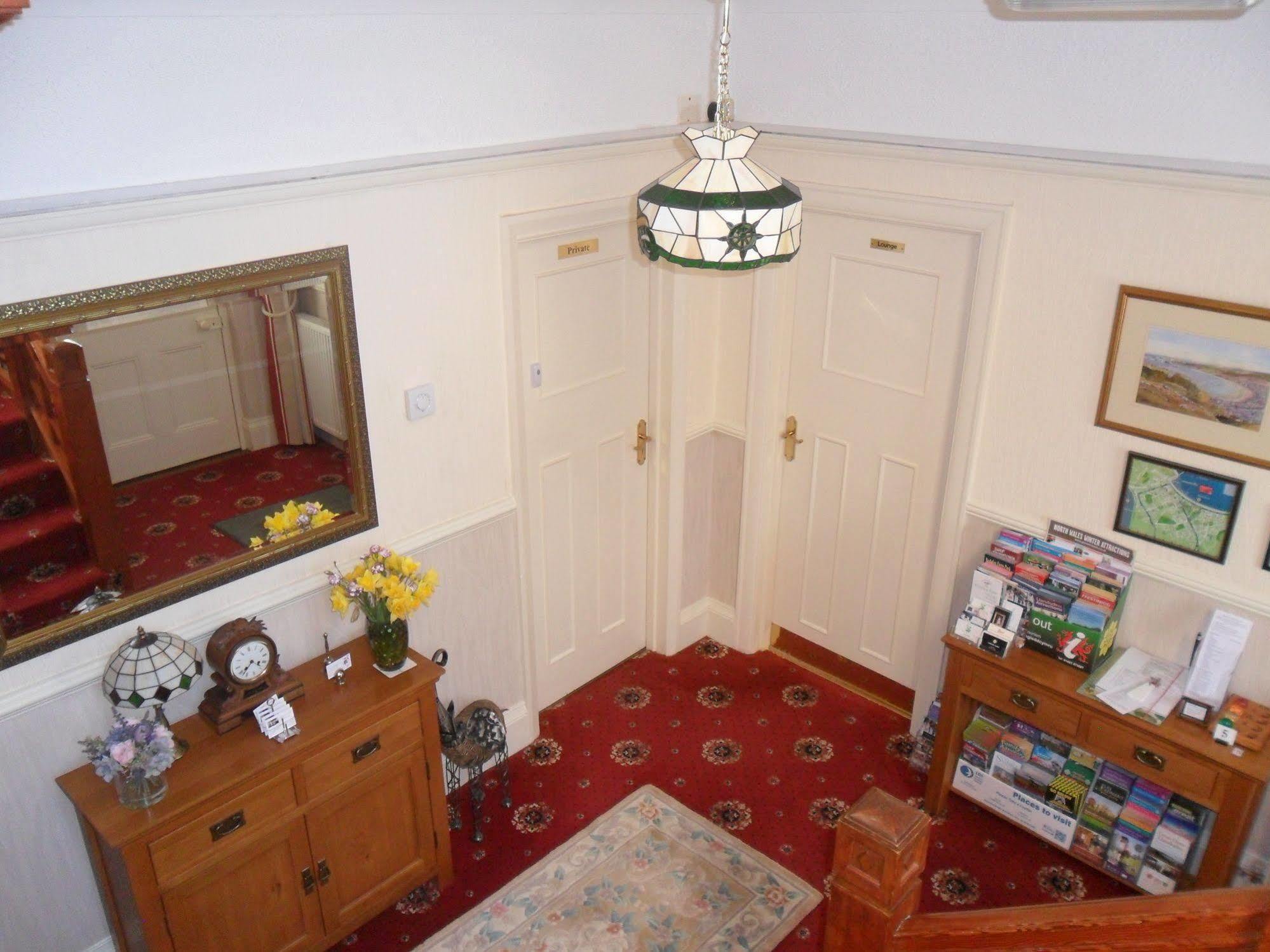 Cleave Court Guest House 랜디드노 외부 사진